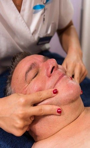 massaggio-viso-uomo